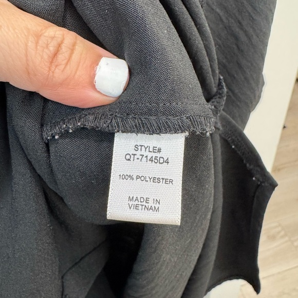 NWOT Zenana Black button down Blouse hi-lo - Picture 4 of 5